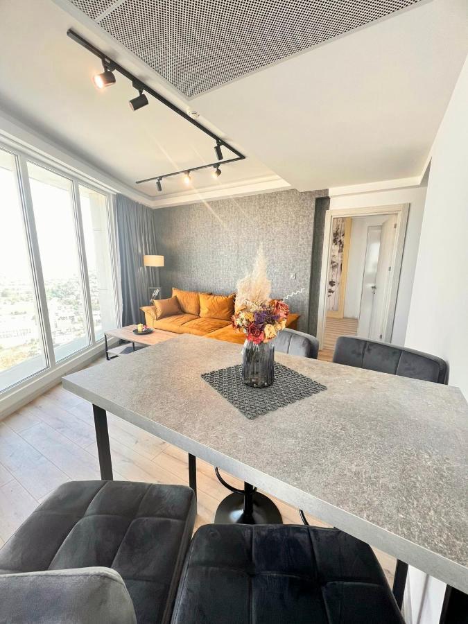 Alfred Sky Smart Apartment 29Th Spa Included Skopje Extérieur photo