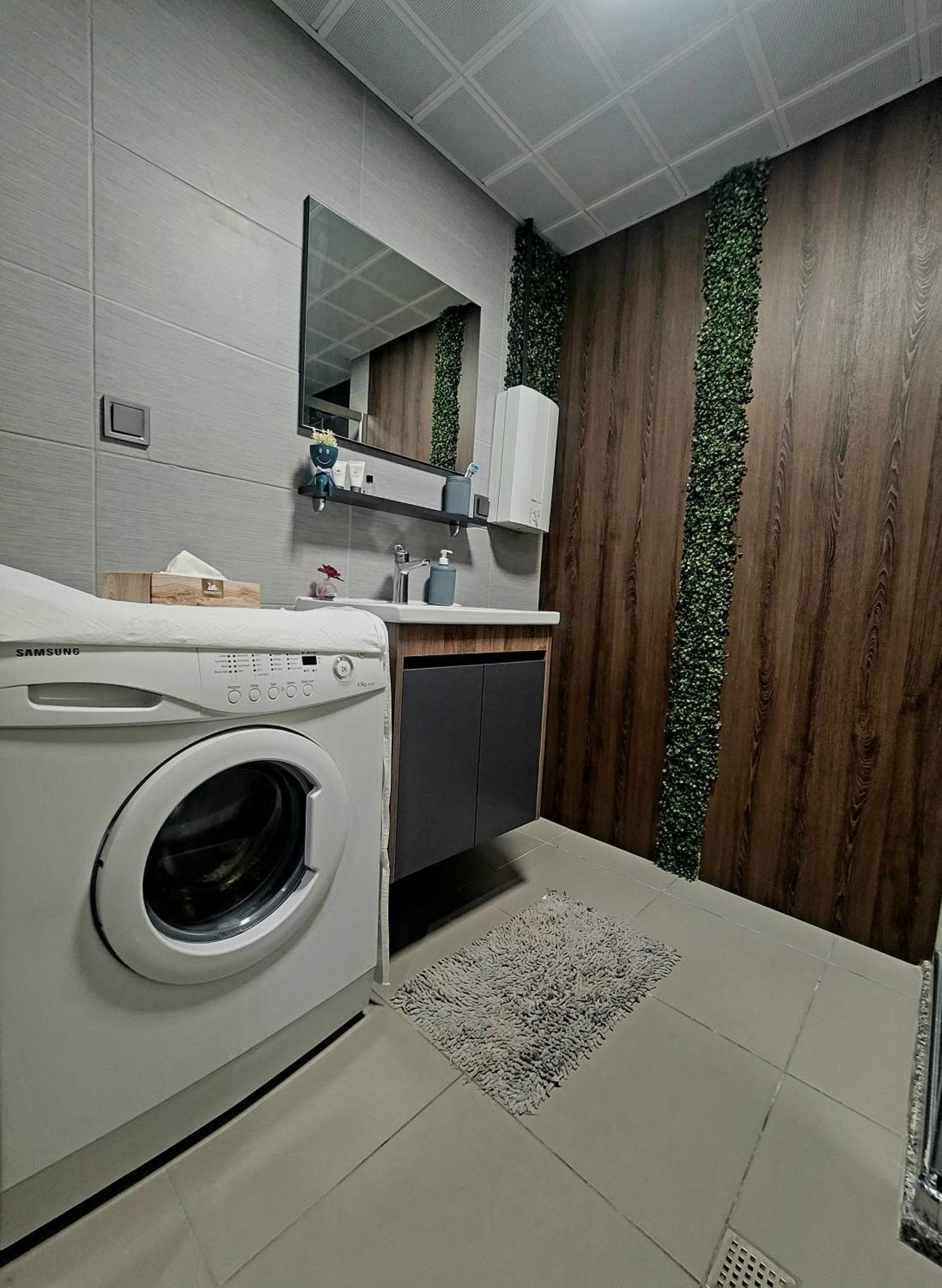 Alfred Sky Smart Apartment 29Th Spa Included Skopje Extérieur photo