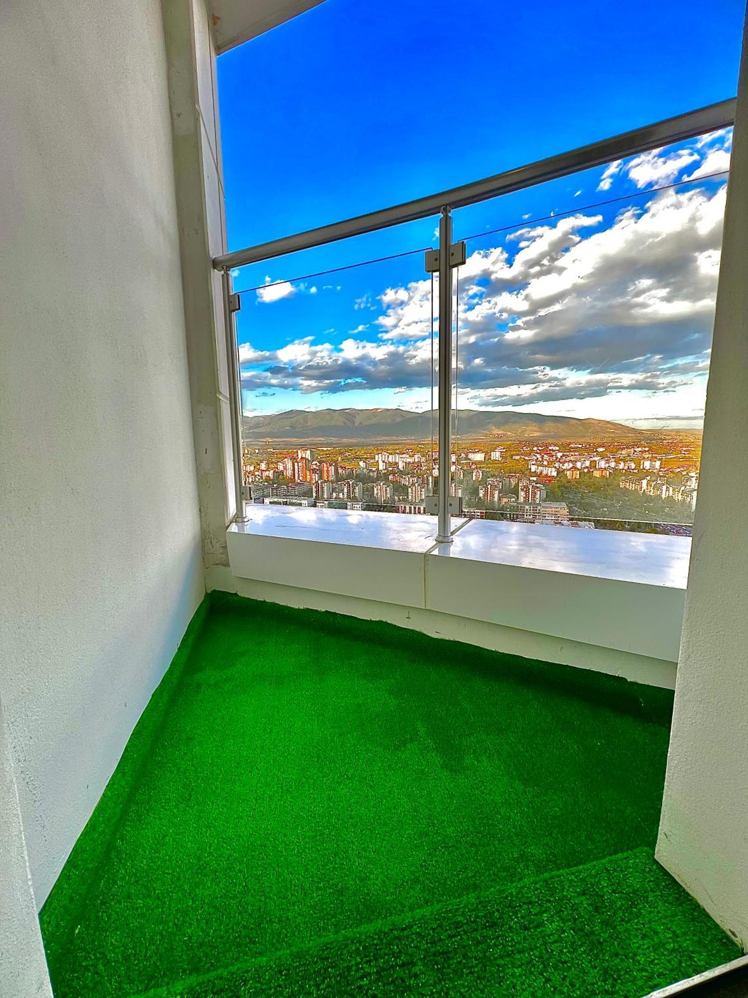 Alfred Sky Smart Apartment 29Th Spa Included Skopje Extérieur photo